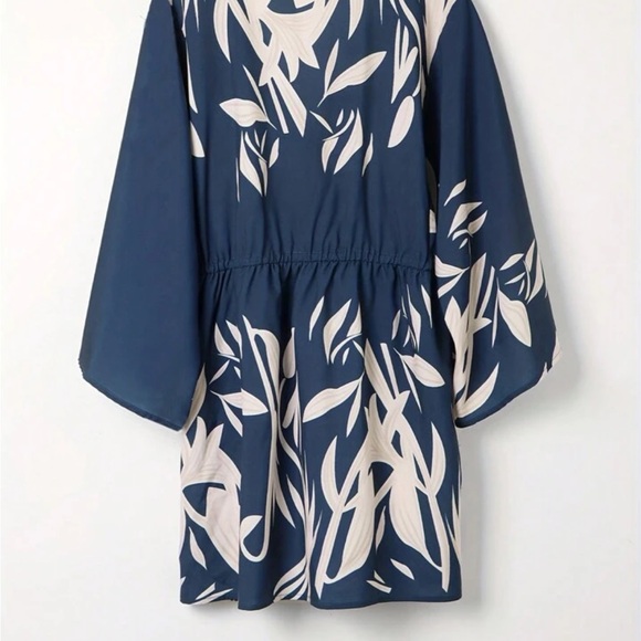 Batwing Flowy Dress with Drawstring Tie Sz S - Picture 3 of 3